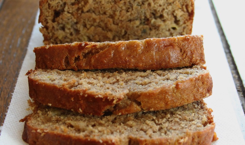 Receita de Bolo de Banana com linhaça e castanha